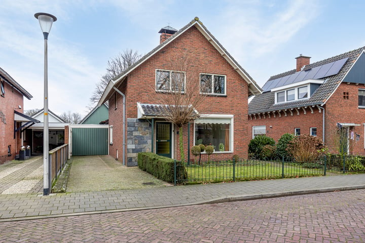 van Reedestraat 8 in Saasveld