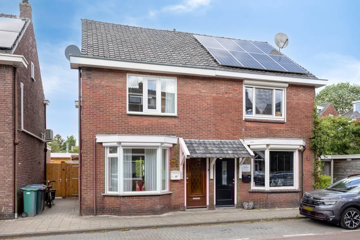 Van Riebeekstraat 103 in Enschede