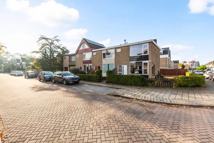 Van Riebeekstraat 2 in Ridderkerk