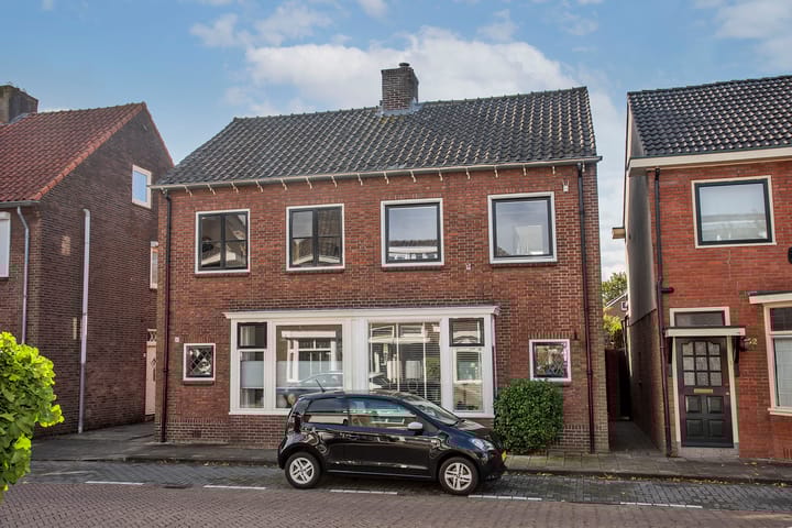 Van Riebeekstraat 34 in Enschede