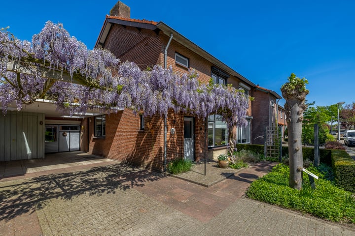 Van Ruusbroecstraat 18 in Nuenen