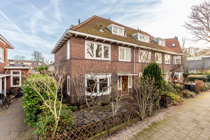 Van Slingelandtlaan 6 in Heemstede