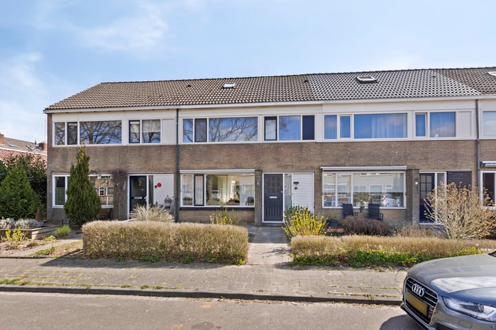 Photo of property Van Stolbergstrjitte 19, Kootstertille