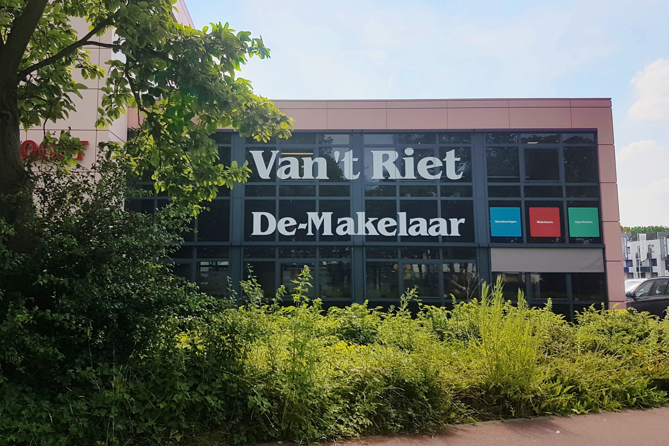 Kantoor foto van Van 't Riet De-Makelaar