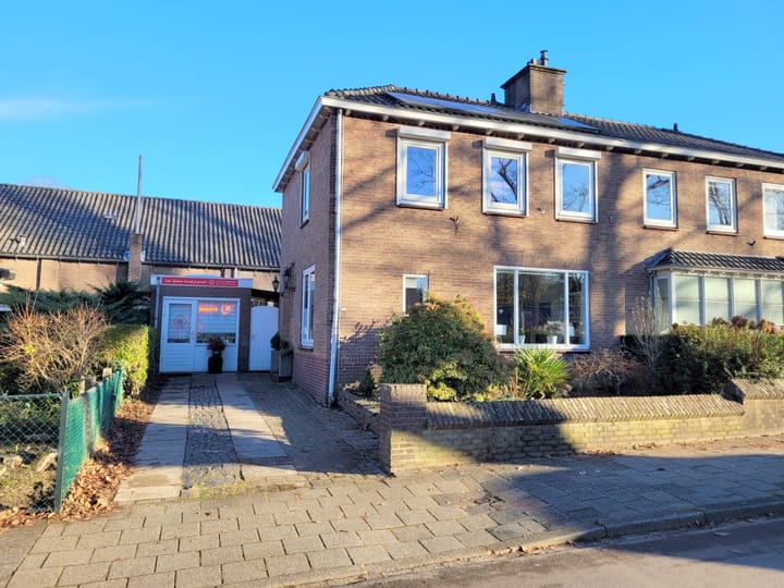 Van Toulon van der Koogweg 32 in Oosterbeek