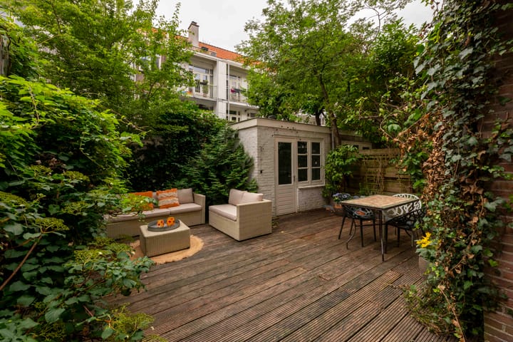 Van Tuyll van Serooskerkenweg 106 in Amsterdam