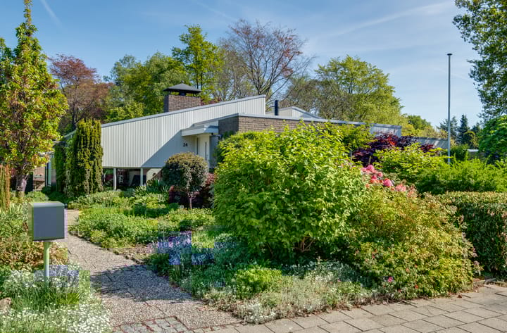 Van Tuyll van Serooskerkenweg 24 in Ruurlo
