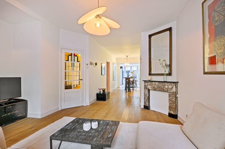 Van Tuyll van Serooskerkenweg 25-H in Amsterdam