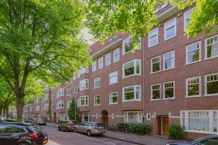 Van Tuyll van Serooskerkenweg 37-3 in Amsterdam