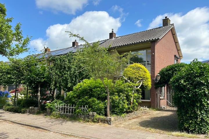Van Tuyllstraat 67 in Hooglanderveen foto