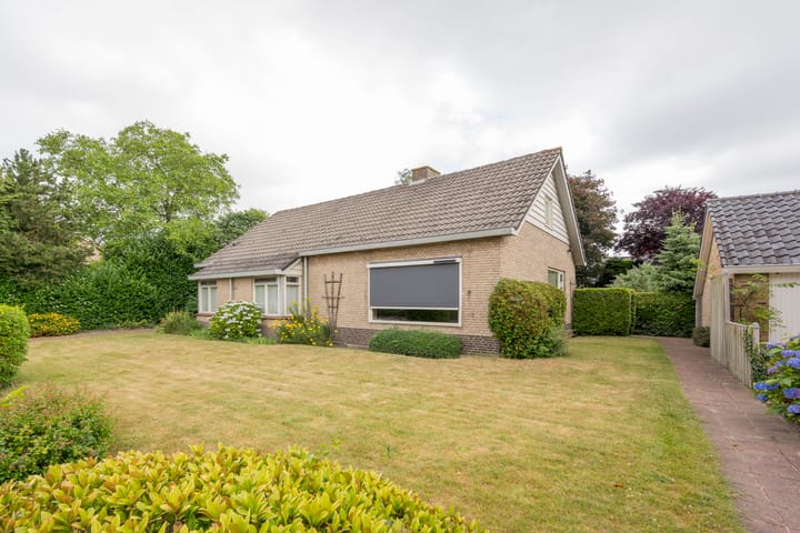 Photo of property Van Twillerstraat 16, Nijkerk