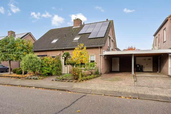 Photo of property Van Vlattenstraat 42, Sevenum
