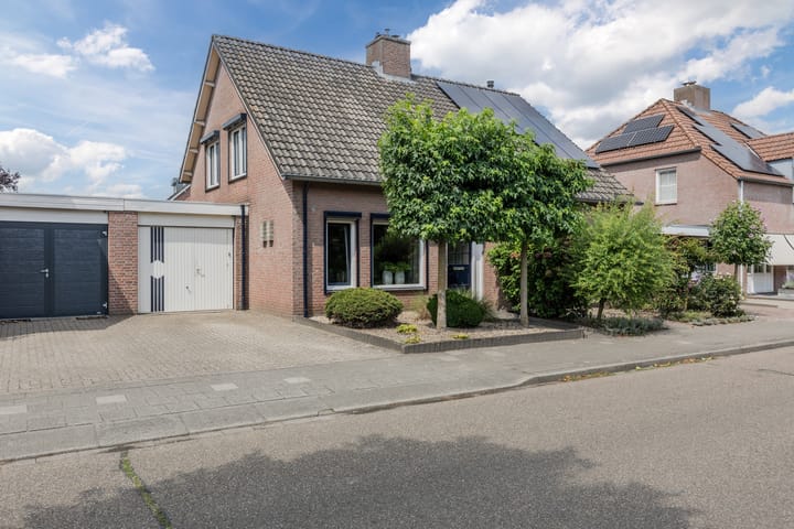 Van Vlattenstraat 44 in Sevenum