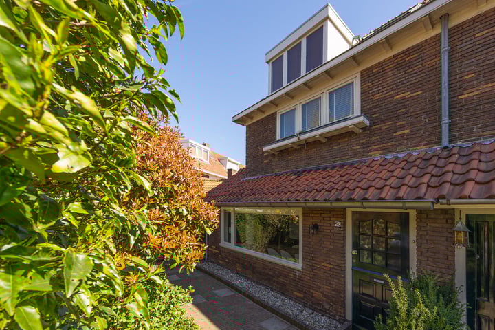 Photo of property Van Voorst tot Voorststraat 50, Vught