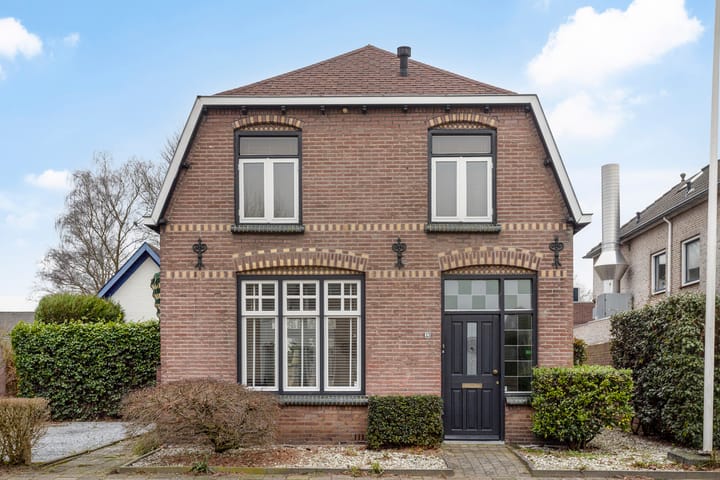 Photo of property Van Vroonhovenlaan 53, Veldhoven