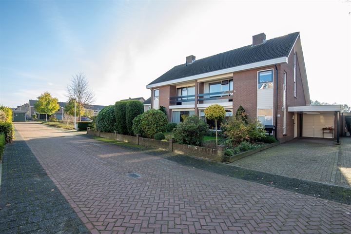 van Weesstraat 11 in Putten