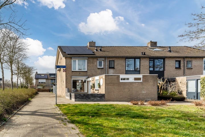 Photo of property Van Wijngaardestraat 72, Oosterhout