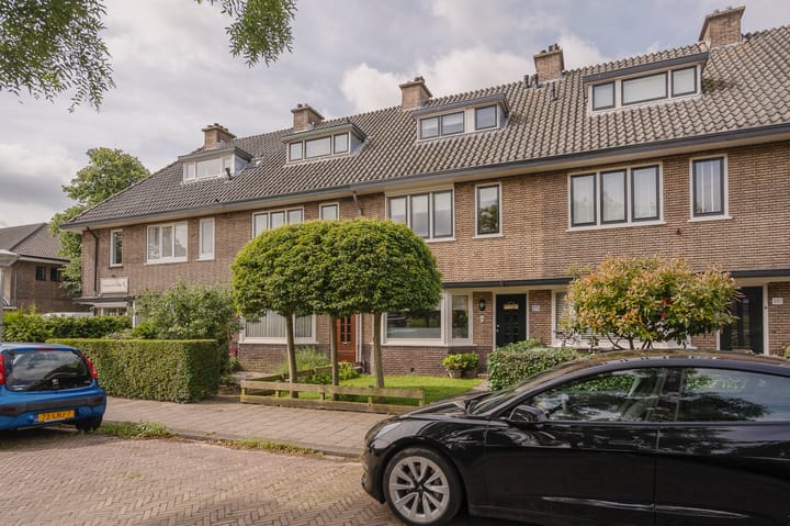 Van Zuylen van Nijeveltstraat 155 in Wassenaar