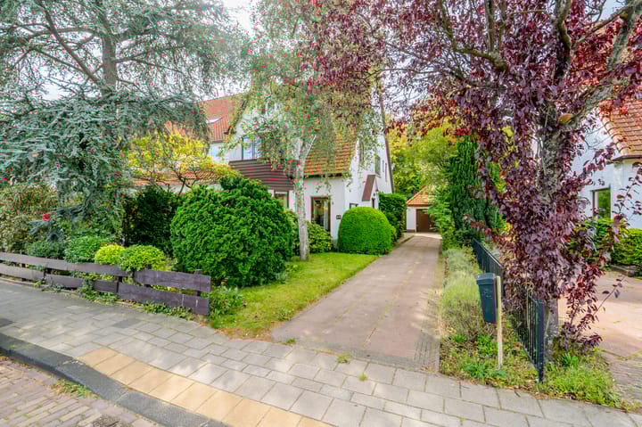 Van Zuylen van Nijeveltstraat 57 in Wassenaar