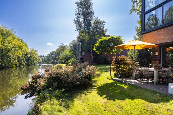 Photo of property Vechtoever 57, Utrecht