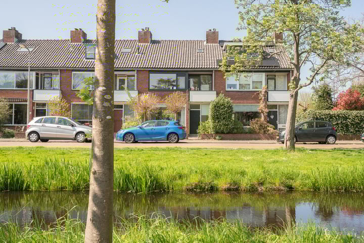 Veeneklaaslaan 4 in Voorschoten