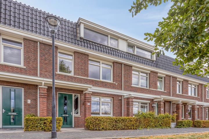 Veenendaalstraat 113 in Tilburg foto