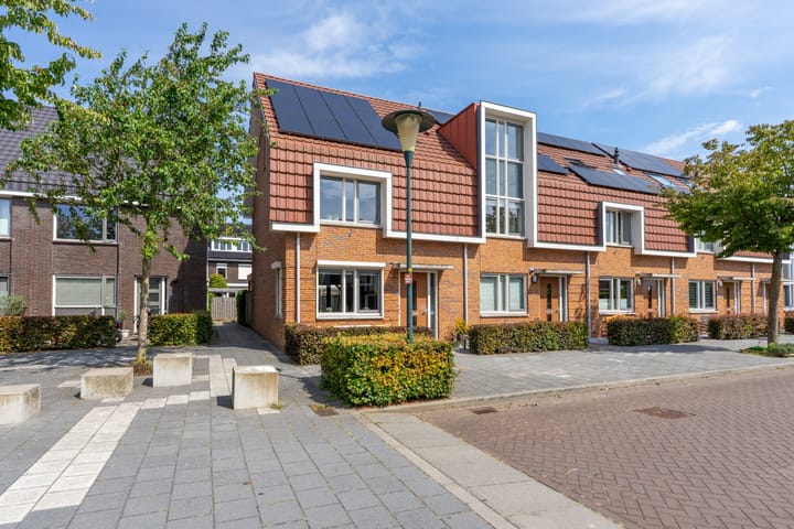 Veenwortel 15 in Elst