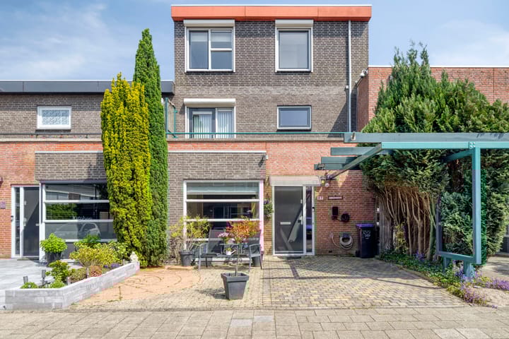 Photo of property Veersemeer 27, Barendrecht