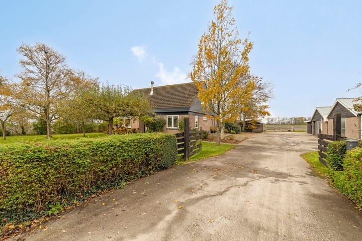 Veilingweg 20 in Tuitjenhorn