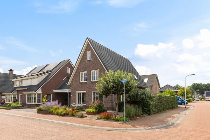 Veldbies 15 in Mariënheem