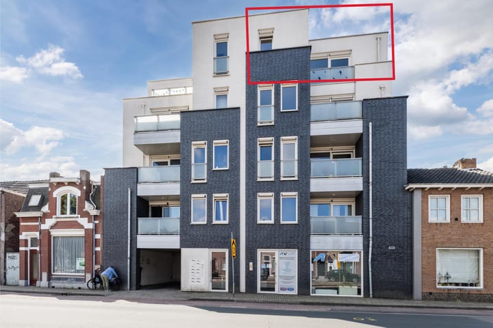 Veldhovenring 64-15 in Tilburg