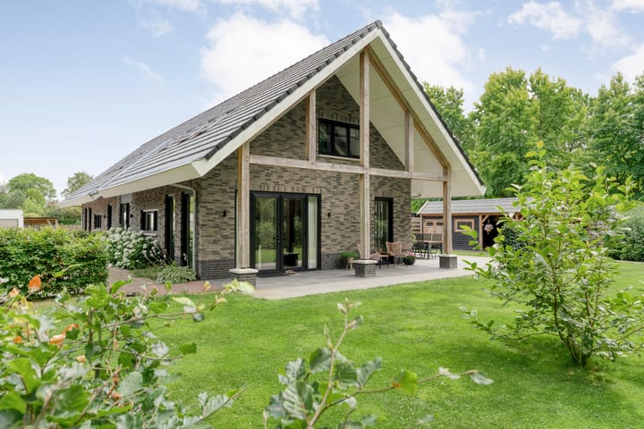 Photo of property Veldhuisweg 1a, IJhorst