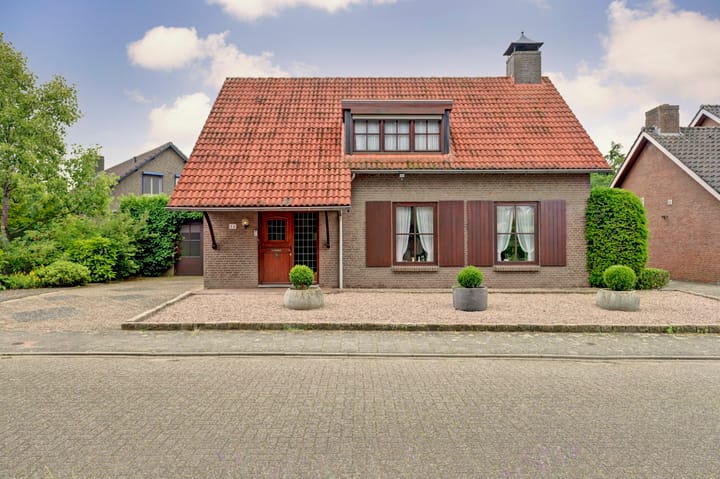 Veldstraat 14 in Helden