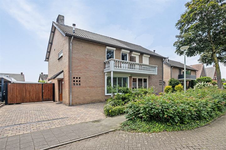 Veldstraat 42 in Helden