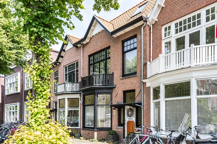 Velserstraat 11 in Haarlem