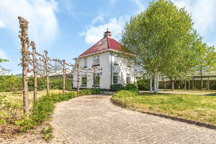 Photo of property Venneperweg 685, Nieuw-Vennep