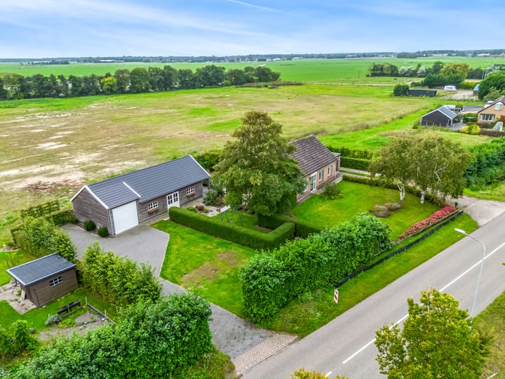 Photo of property Vennewatersweg 10, Heiloo
