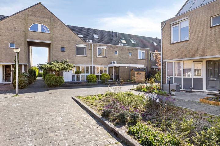 Photo of property Verdistraat 12, Capelle aan den IJssel