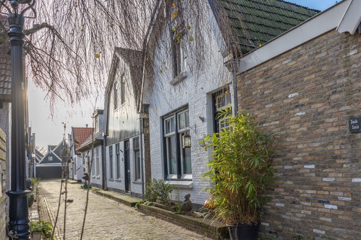 Photo of property Verlorenkost 11, Oosterend