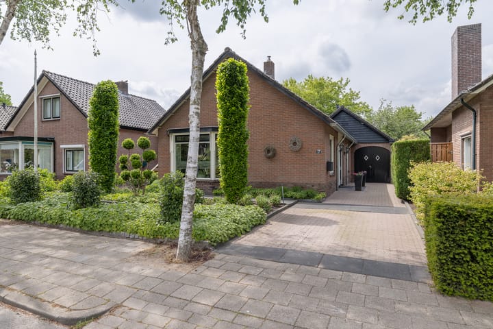 Versteeglaan 17 in Barneveld