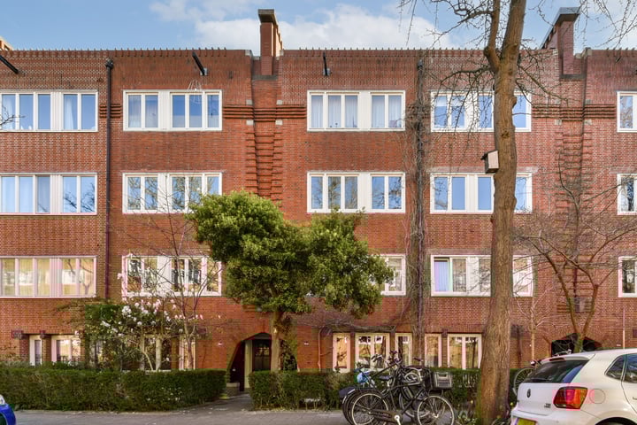 Vespuccistraat 84-H in Amsterdam photo