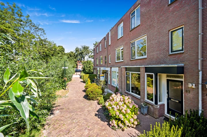 Veurse Achterweg 37 in Leidschendam