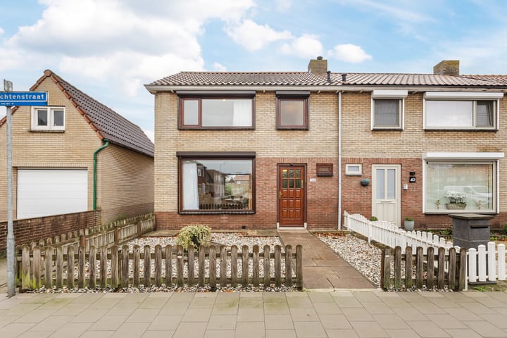 Vierambachtenstraat 42 in Hulst foto