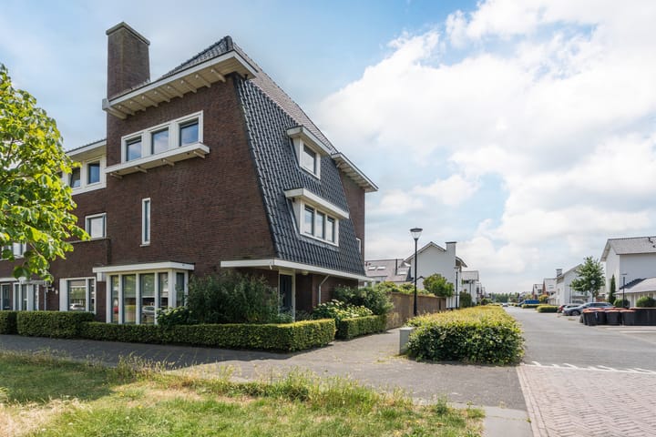Vierhoutenstraat 8 in Tilburg Foto