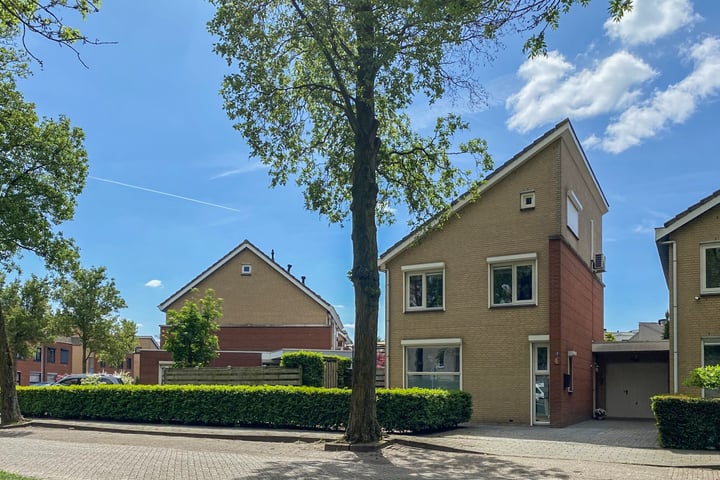 Photo of property Vierlanderstraat 2, 's-Hertogenbosch