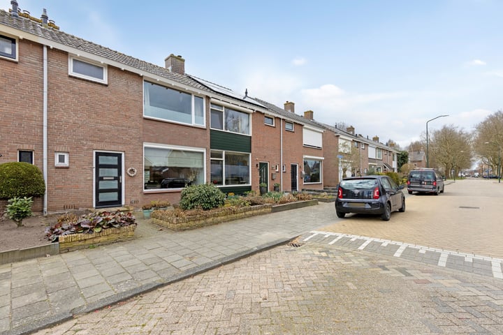 Photo of property Vijfhoevenlaan 3, Raamsdonksveer