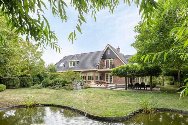 Vijverbos 11 in Almere