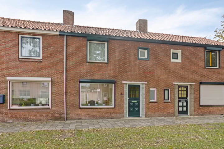 Vijverstraat 4 in Halsteren