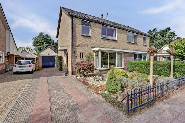 Photo of property Vijverweg 42, Ermelo