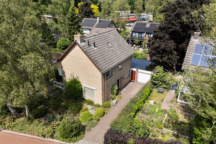 Photo of property Vincent van Goghlaan 16, Meppel